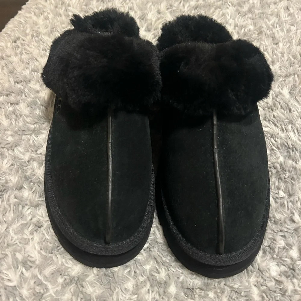 UGG Black Women's Slippers - Picture 3 of 9